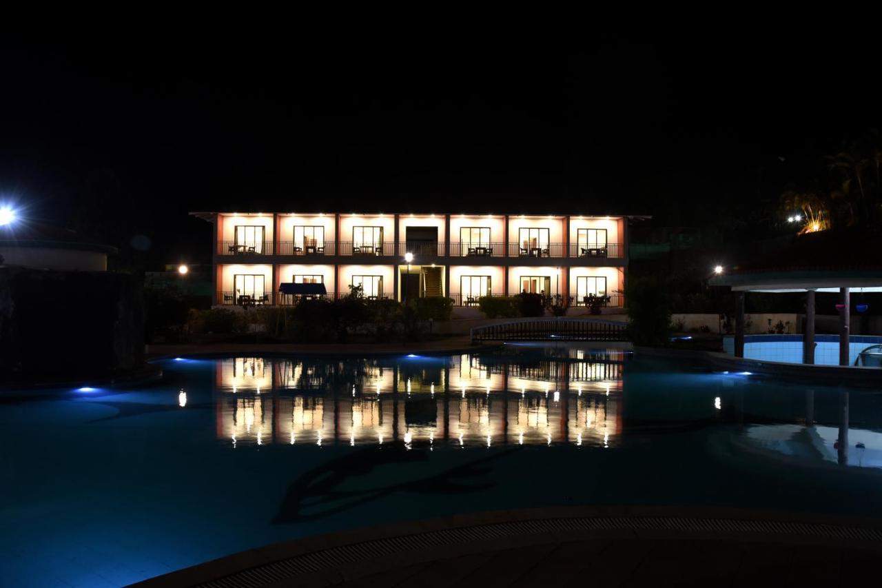 Aveda Blue Country Resort Panchgani Exterior foto