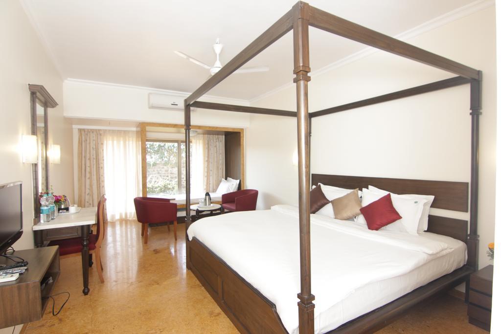 Aveda Blue Country Resort Panchgani Exterior foto