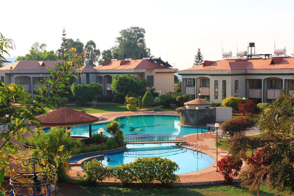 Aveda Blue Country Resort Panchgani Exterior foto