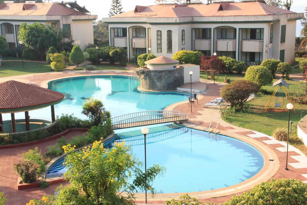 Aveda Blue Country Resort Panchgani Exterior foto