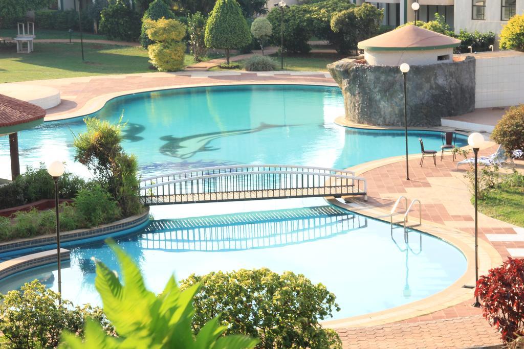 Aveda Blue Country Resort Panchgani Exterior foto