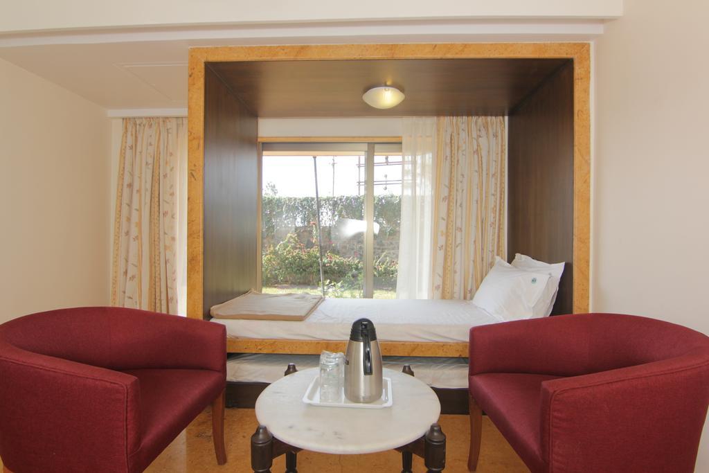 Aveda Blue Country Resort Panchgani Quarto foto