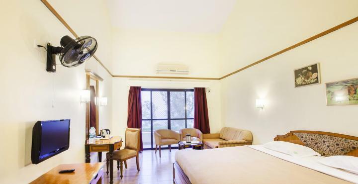 Aveda Blue Country Resort Panchgani Exterior foto